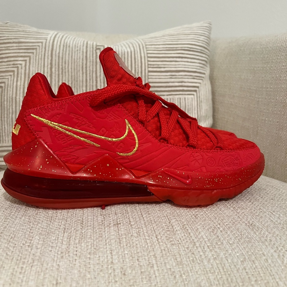Titan x LeBron 17 Low 'Agimat'
Size 8
Smoke free home 
Used once
